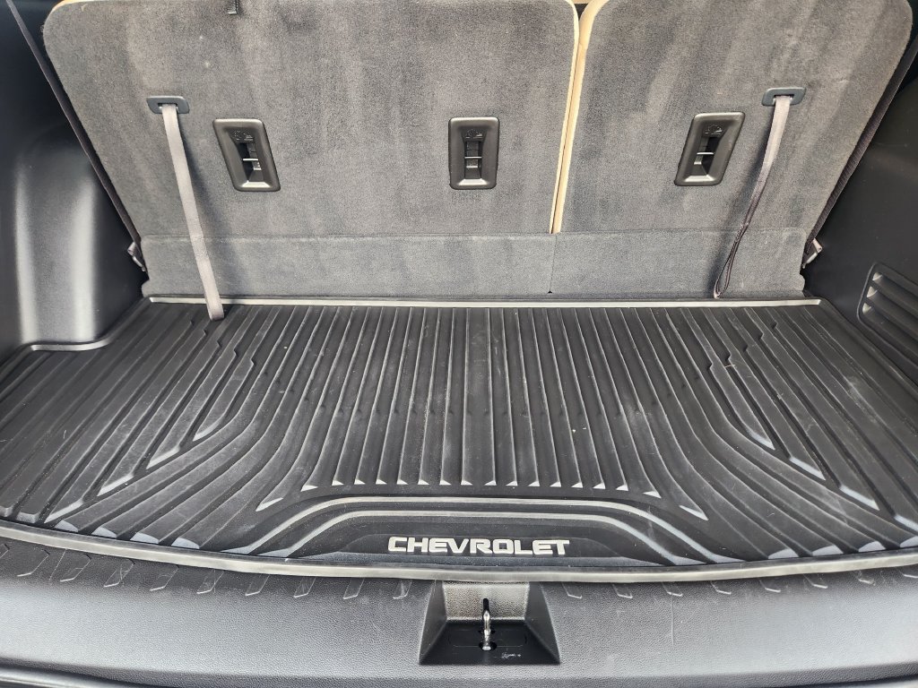 Used 2023 Chevrolet Traverse LS FWD image 34