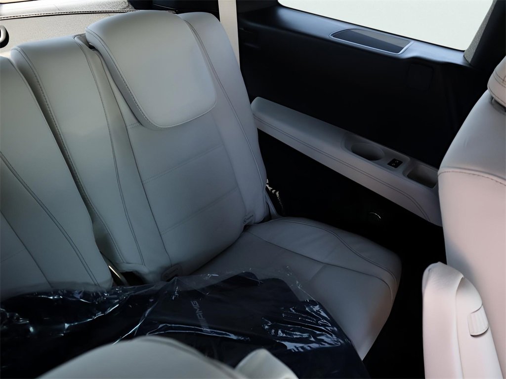 New 2026 Mercedes-Benz GLS 450 4MATIC image 16