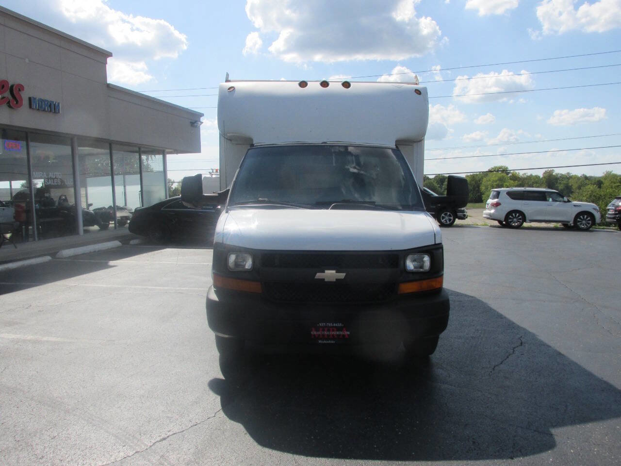 Used 2014 Chevrolet Express 3500 3500 2dr Commercial/Cutaway/Ch image 4