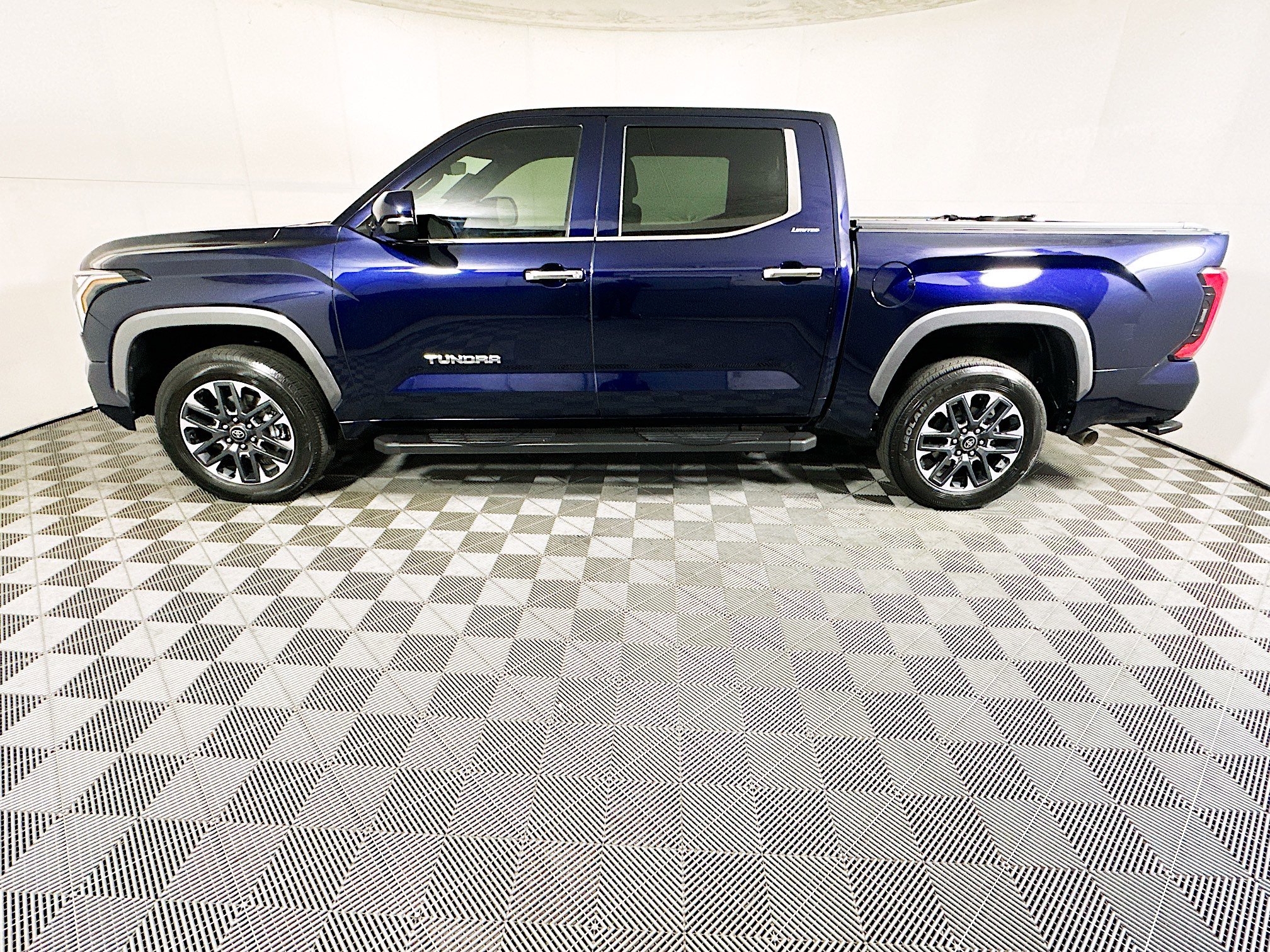 Used 2025 Toyota Tundra Limited image 6
