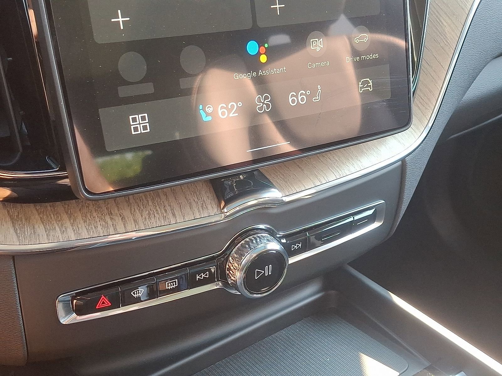 New 2026 Volvo XC60 B5 Ultra w/ Protection Package Premier image 16