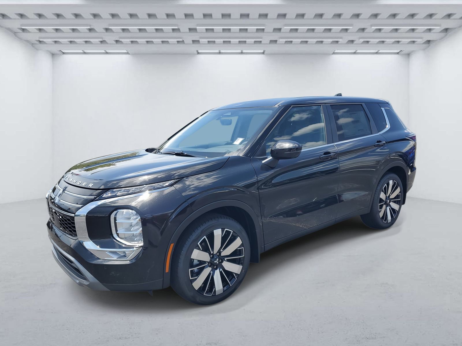 New 2025 Mitsubishi Outlander SE image 2