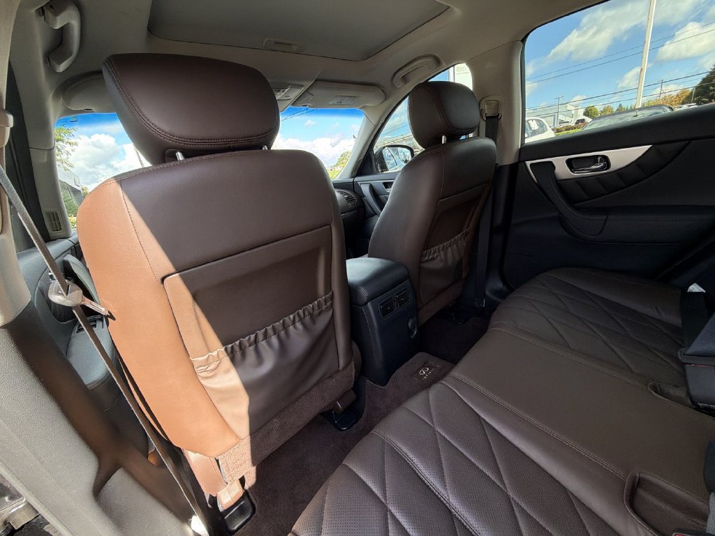 Used 2011 INFINITI FX35 AWD w/ Premium Pkg image 20