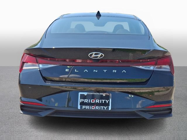 Used 2023 Hyundai Elantra SEL w/ Convenience Package FWD image 5
