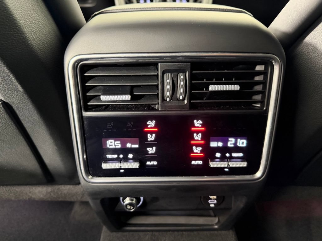Certified 2023 Porsche Cayenne AWD/4WD image 39