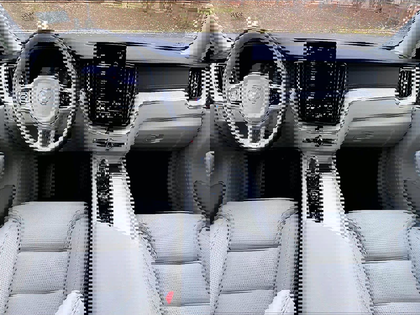 New 2026 Volvo XC60 B5 Ultra w/ Protection Package Premier image 7