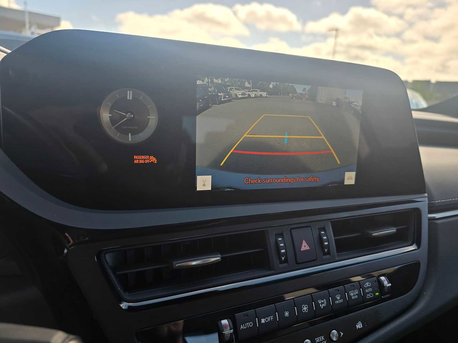 Certified 2025 Lexus ES 300h w/ Premium Package FWD image 28