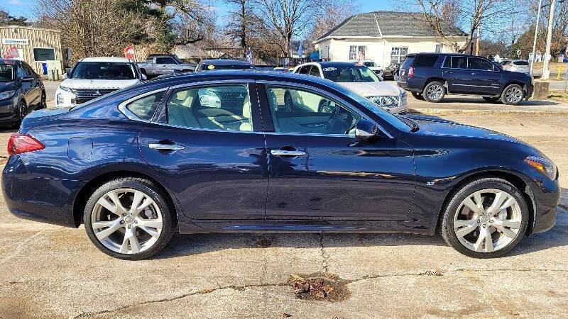 Used 2015 INFINITI Q70 3.7 w/ Technology Package AWD/4WD image 4