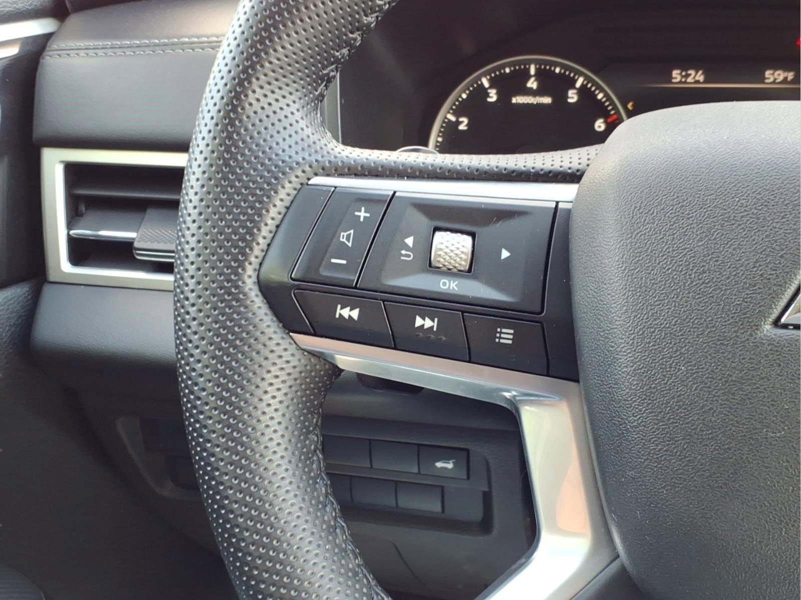 Used 2025 Mitsubishi Outlander SE AWD/4WD image 21