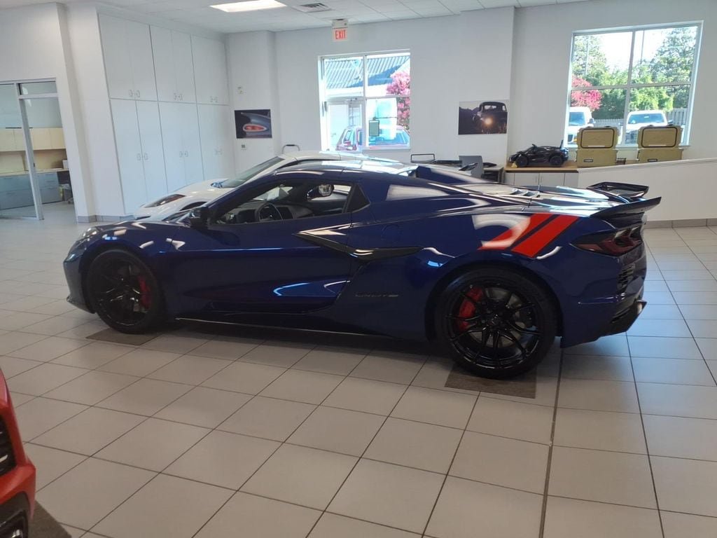 New 2027 Chevrolet Corvette Grand Sport w/ Z52 Sport Performance Package RWD image 4