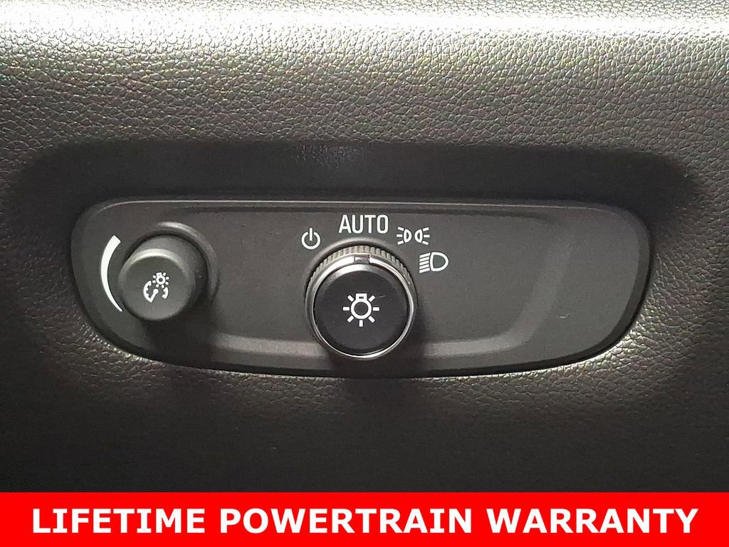 Used 2022 Chevrolet Traverse LT image 23