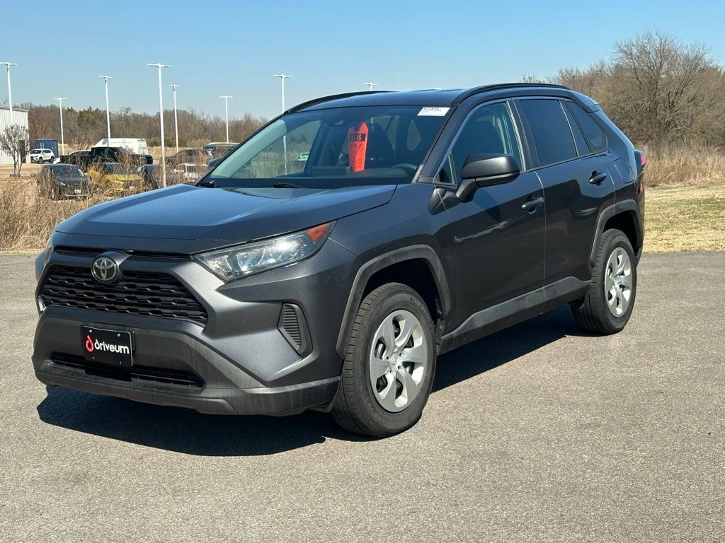 Used 2020 Toyota RAV4 LE image 3