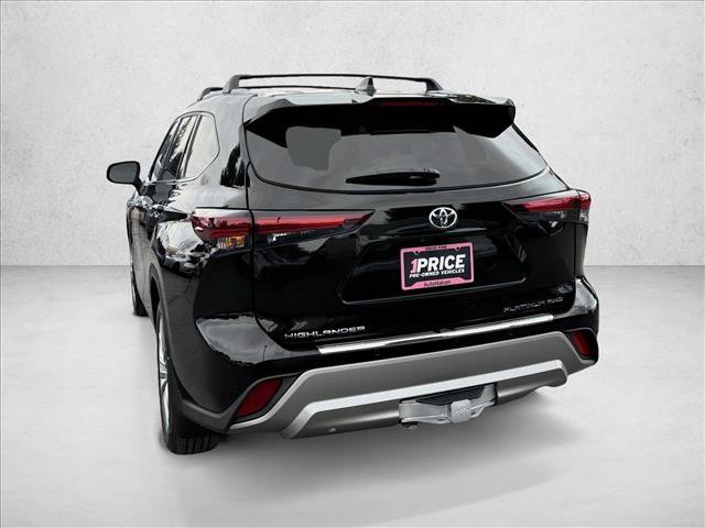 Certified 2025 Toyota Highlander Platinum image 5