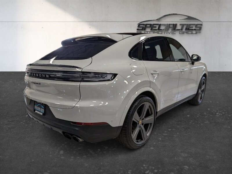 Used 2024 Porsche Cayenne S AWD/4WD image 10