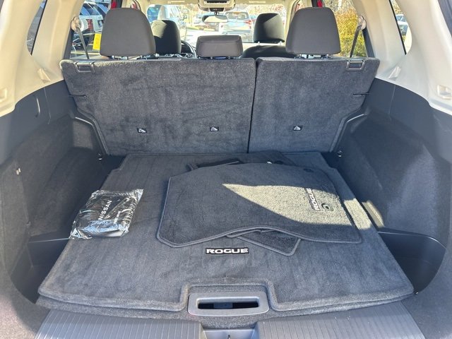 Used 2023 Nissan Rogue SV image 38