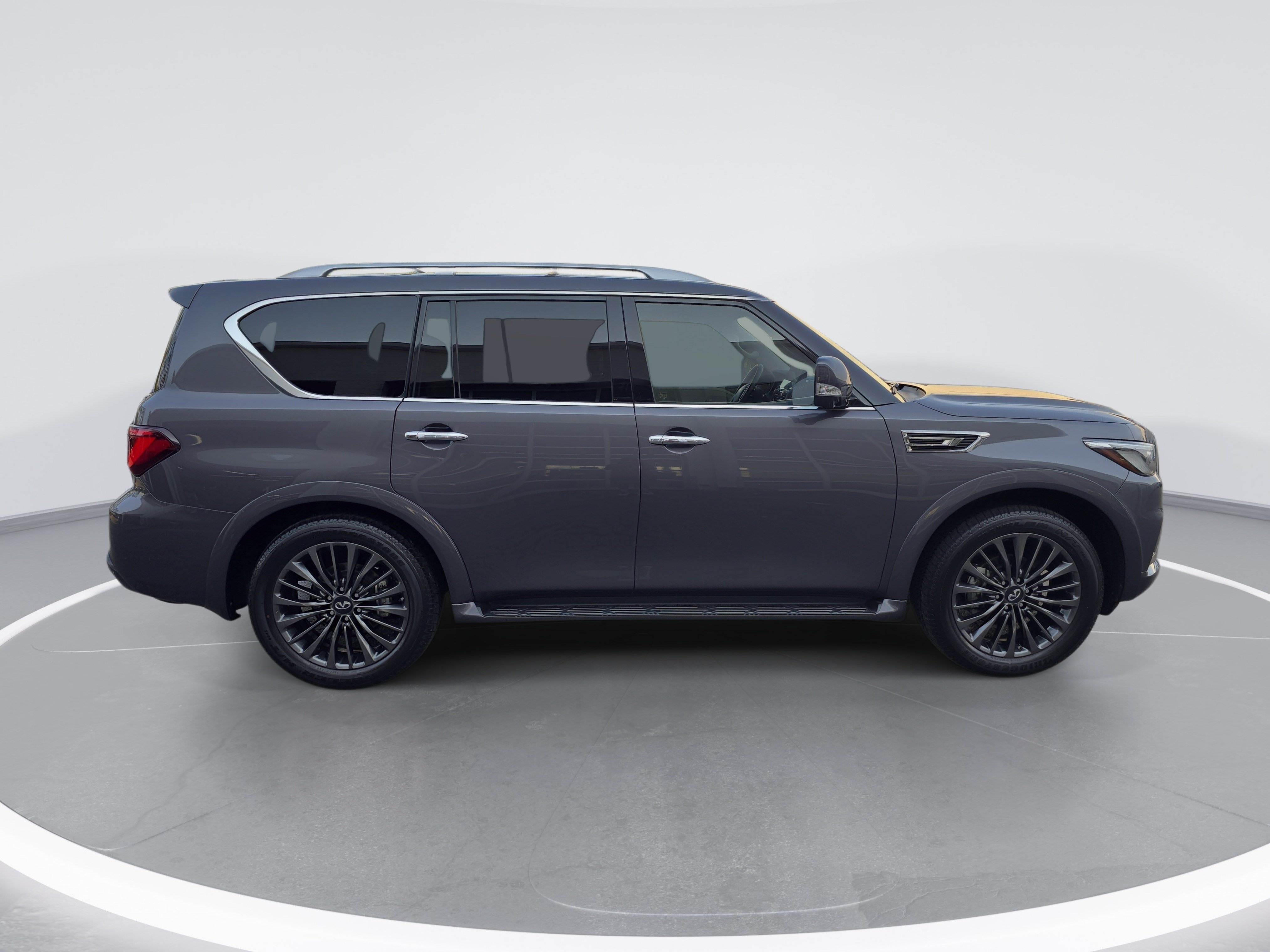 Used 2023 INFINITI QX80 Premium Select w/ Cargo Package AWD/4WD image 2