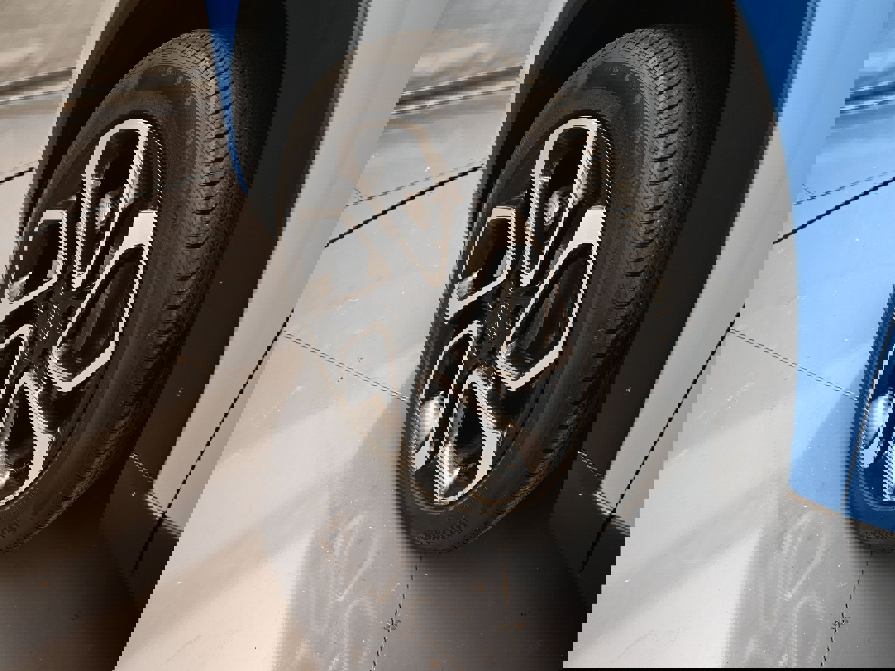 Certified 2024 Chevrolet Trax RS w/ Sunroof Package image 32