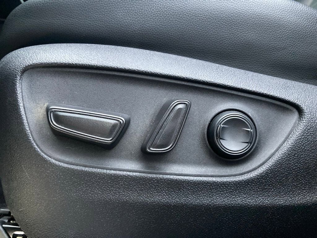 Certified 2024 Toyota Highlander XLE FWD image 13