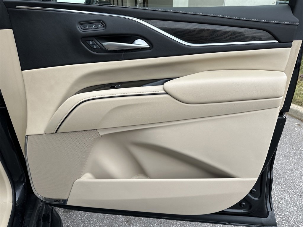 Used 2024 Cadillac Escalade Premium Luxury image 36