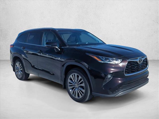 Used 2022 Toyota Highlander Platinum image 3
