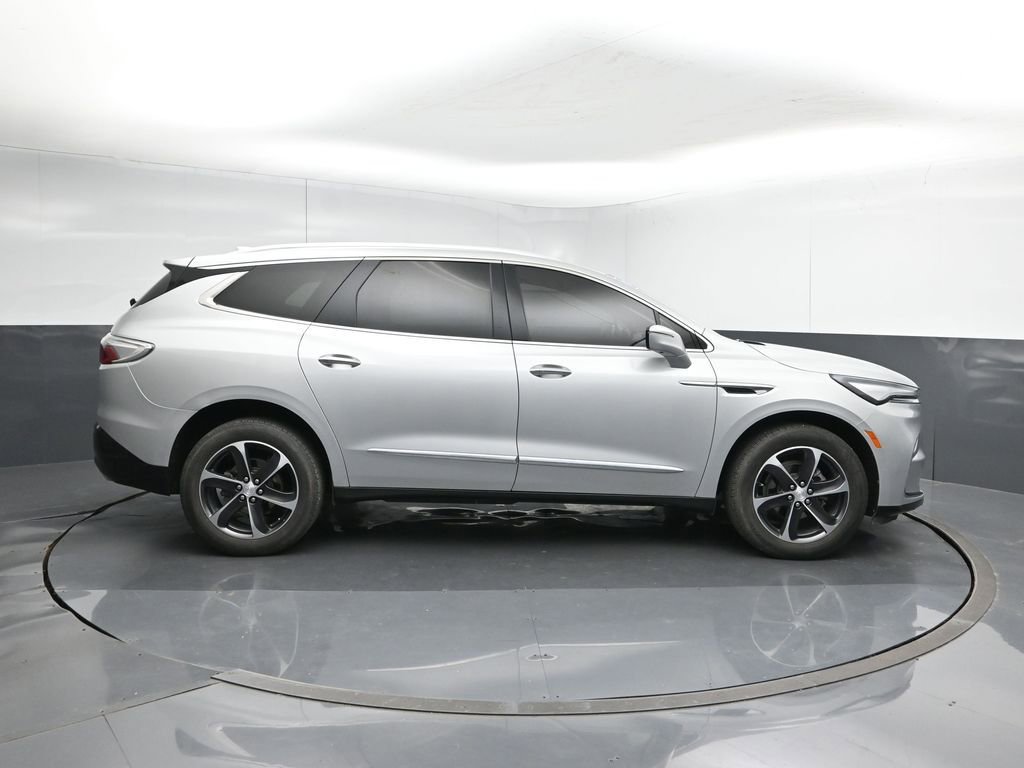 Used 2022 Buick Enclave Essence w/ Sport Touring Edition FWD image 6