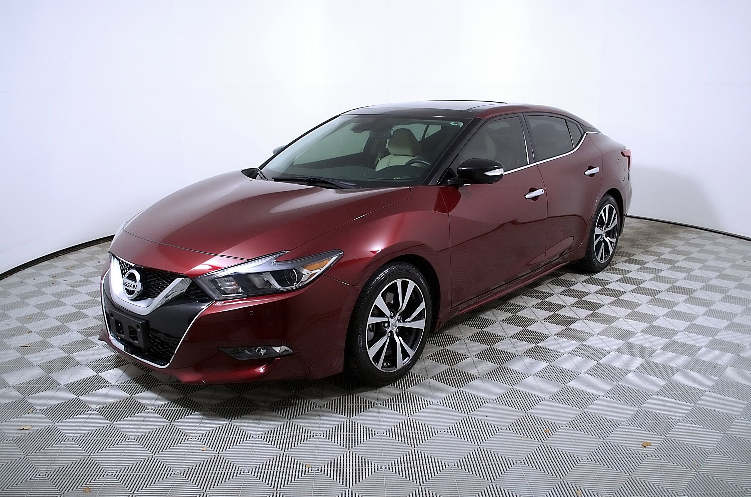 Used 2016 Nissan Maxima Platinum FWD image 3