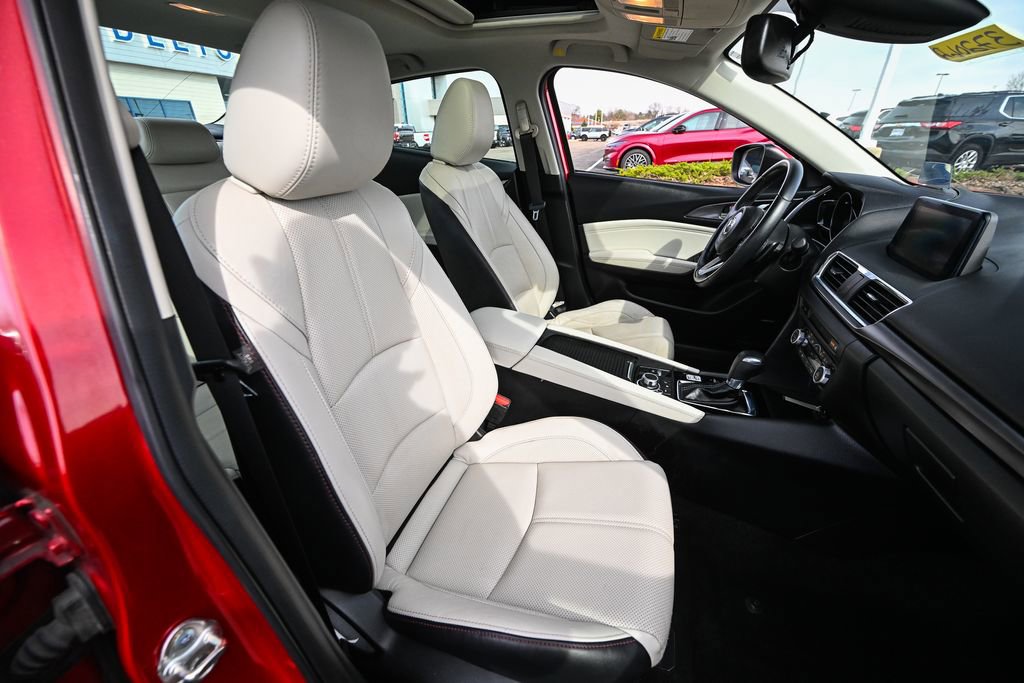 Used 2018 MAZDA MAZDA3 Grand Touring w/ Premium Equipment Package image 23