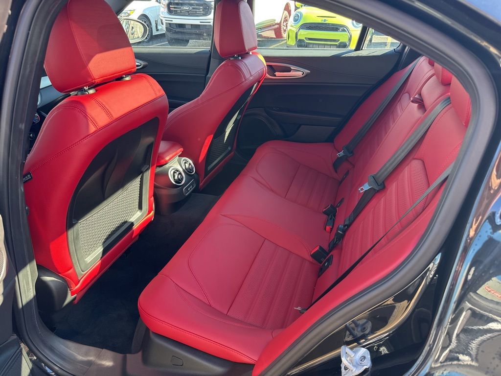 New 2025 Alfa Romeo Giulia AWD image 18