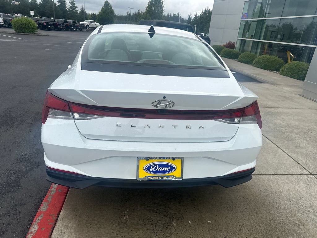 Used 2021 Hyundai Elantra SEL FWD image 3