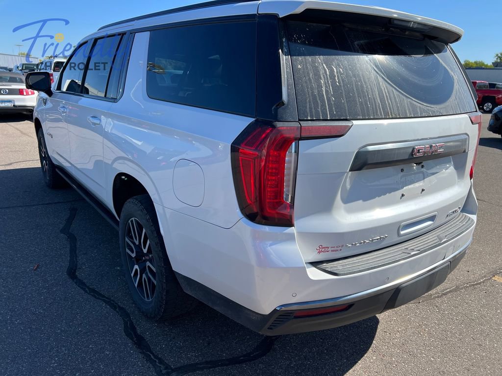 Used 2022 GMC Yukon XL AT4 w/ Technology Package AWD/4WD image 2