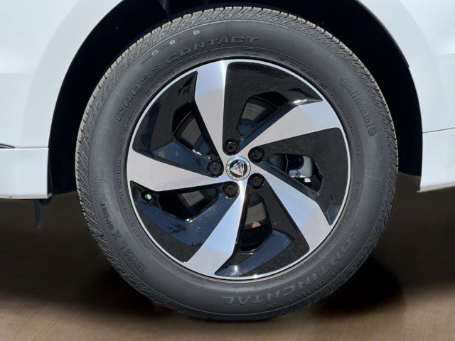 Used 2025 Jaguar F-PACE R-Dynamic S image 13