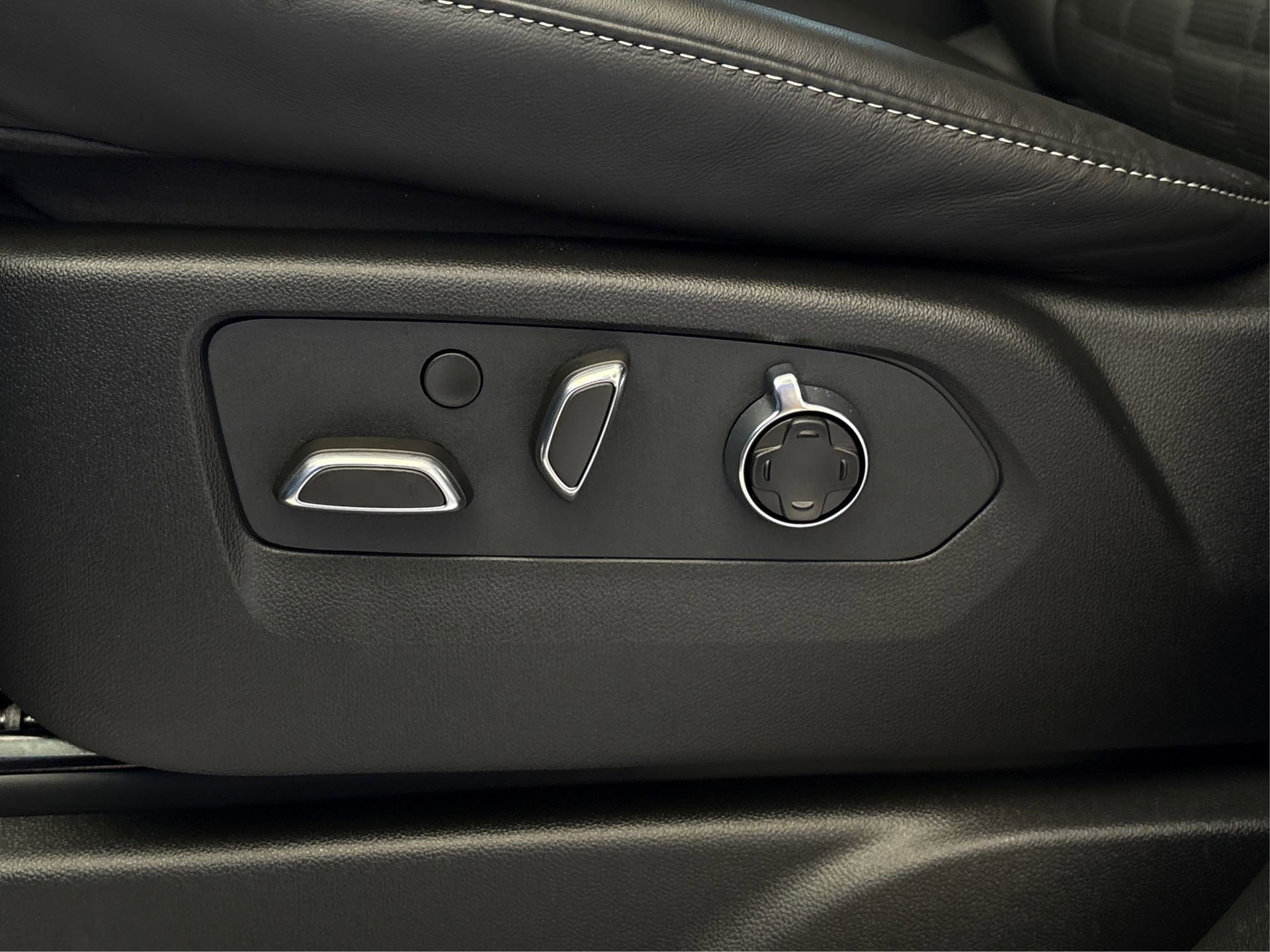 New 2026 Cadillac Escalade ESV Platinum Sport image 33