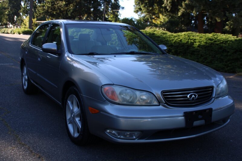 Used 2003 INFINITI I35 w/ Sunroof & Sunshade Pkg FWD image 2