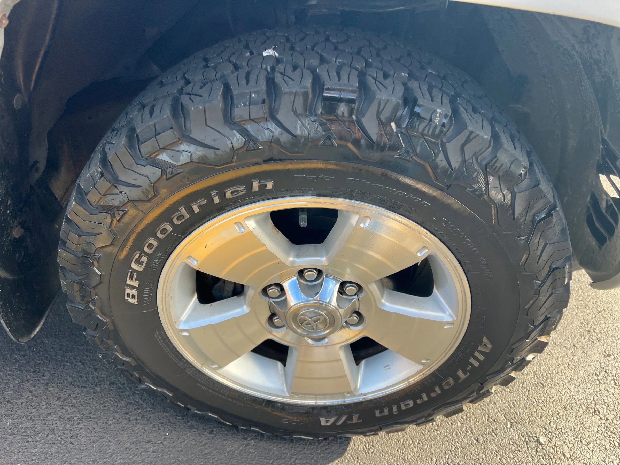 Used 2005 Toyota 4Runner Limited image 24