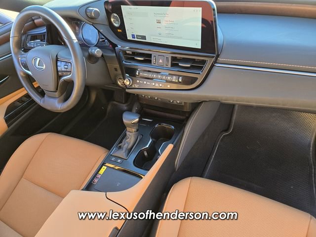 Used 2025 Lexus ES 300h w/ Premium Package image 18