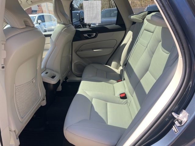 Used 2021 Volvo XC60 T5 Momentum w/ Advanced Package AWD/4WD image 24