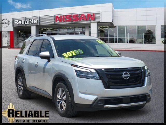 Certified 2022 Nissan Pathfinder SL w/ SL Black Package