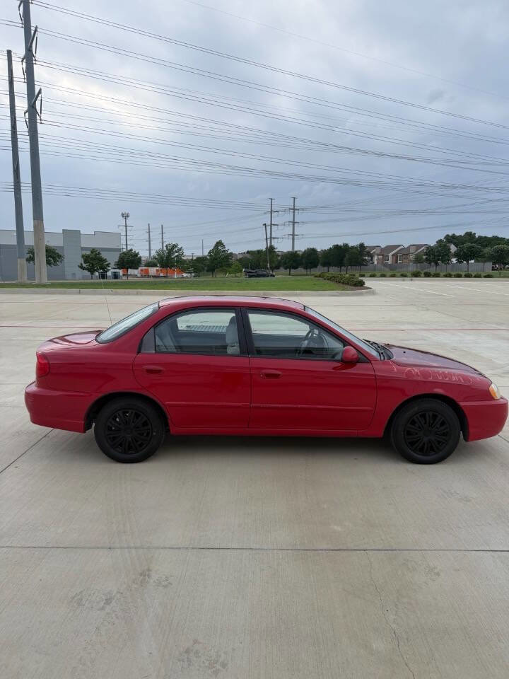 Used 2003 Kia Spectra Sedan FWD image 4