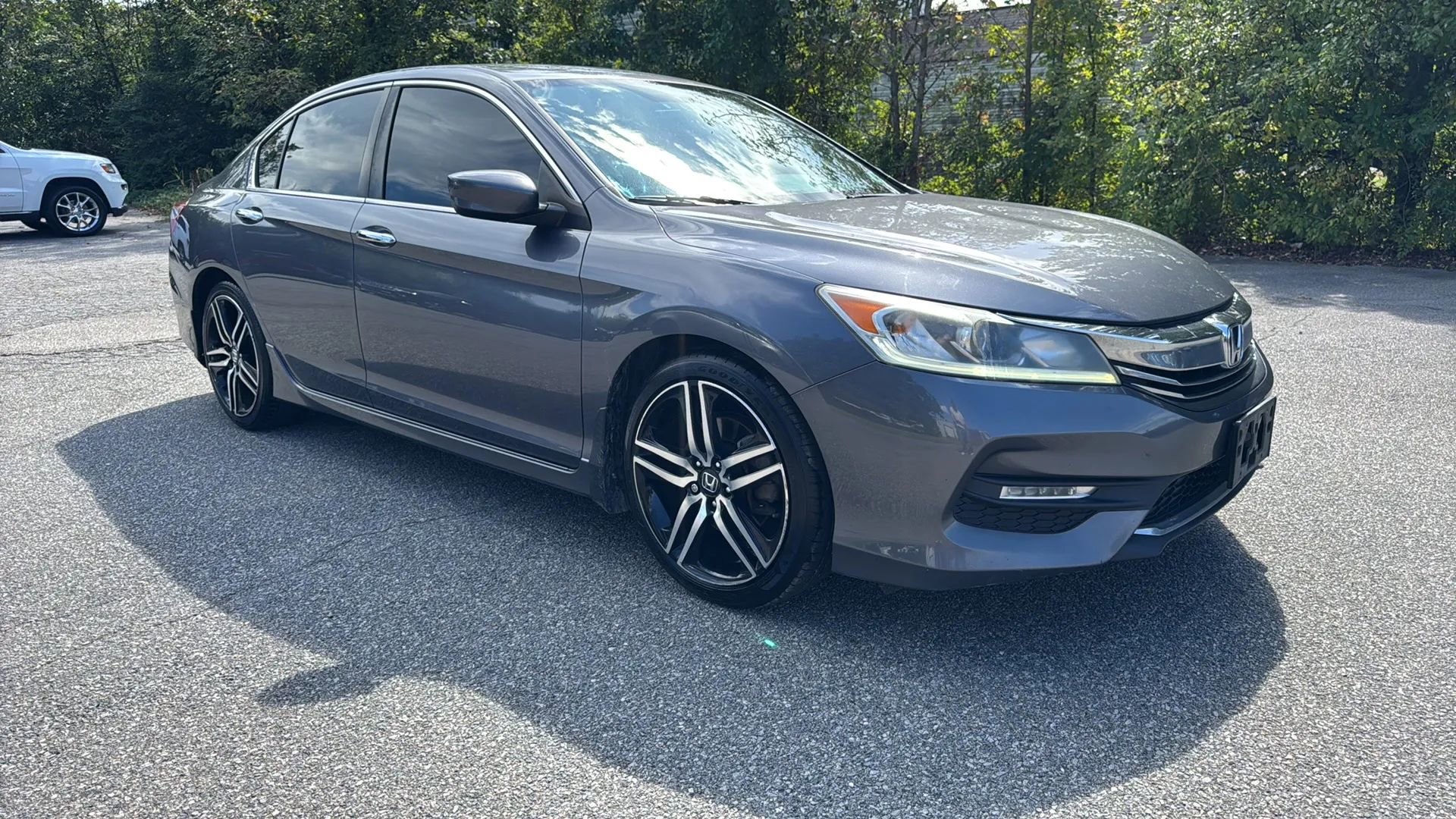 Used 2017 Honda Accord Sport image 3