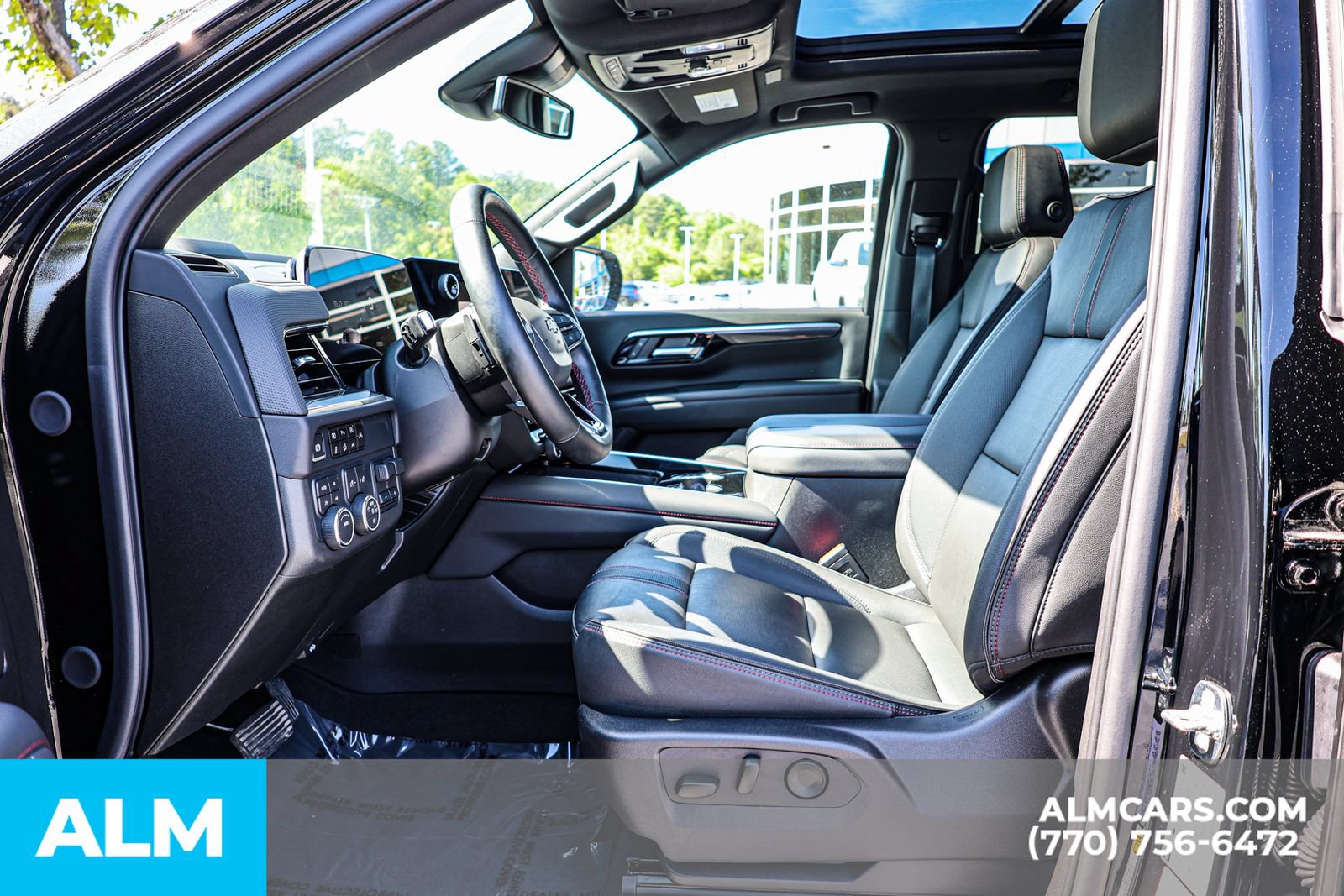 Used 2025 Chevrolet Suburban RST w/ Comfort Package AWD/4WD image 17