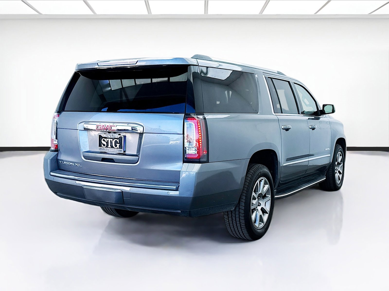 Used 2020 GMC Yukon XL Denali RWD image 4