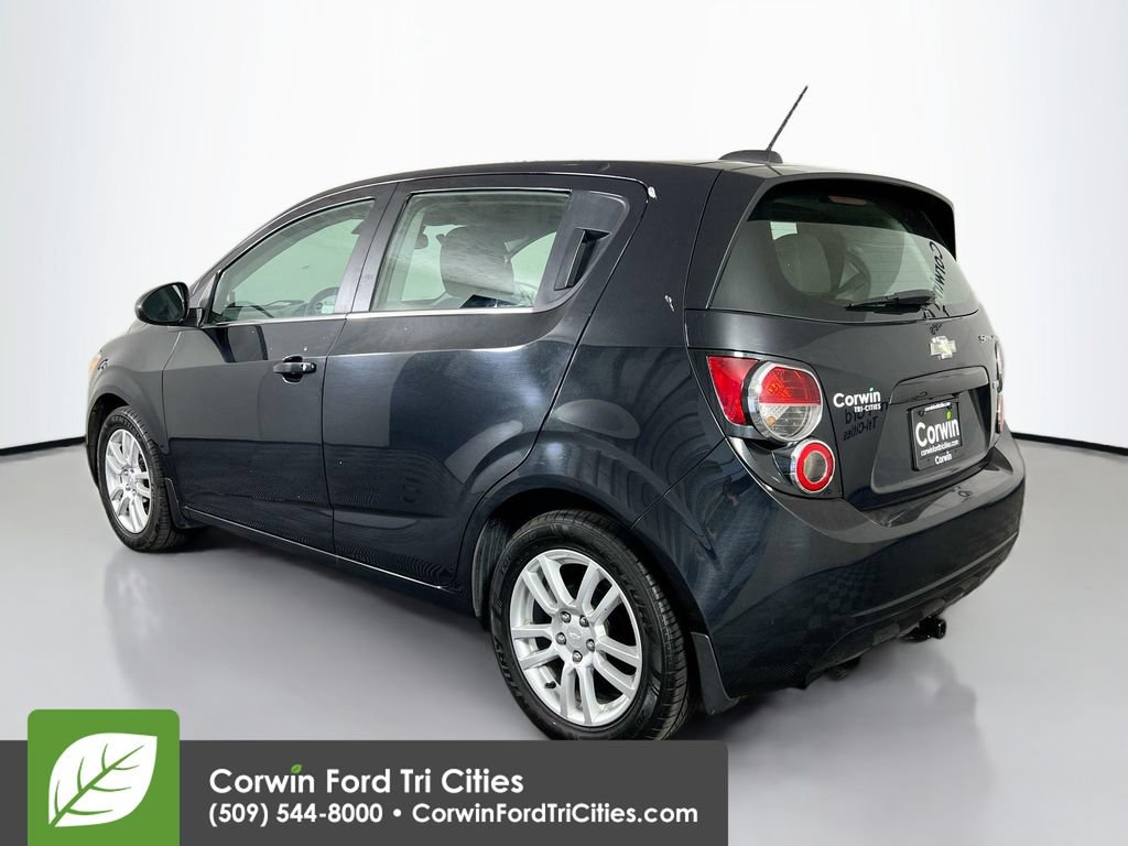 Used 2015 Chevrolet Sonic LT w/ Fun and Sun Package FWD image 11