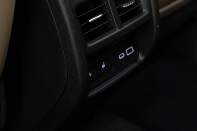 Used 2024 Cadillac XT4 Premium Luxury image 21