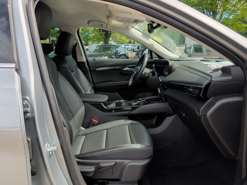 Used 2024 Buick Envision Preferred AWD/4WD image 37