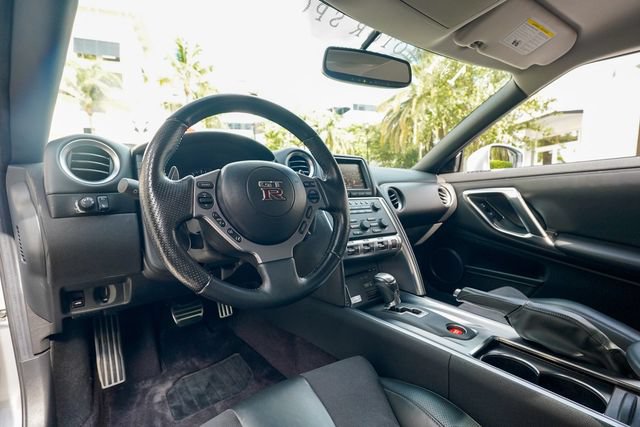 Used 2010 Nissan GT-R Premium AWD/4WD image 65