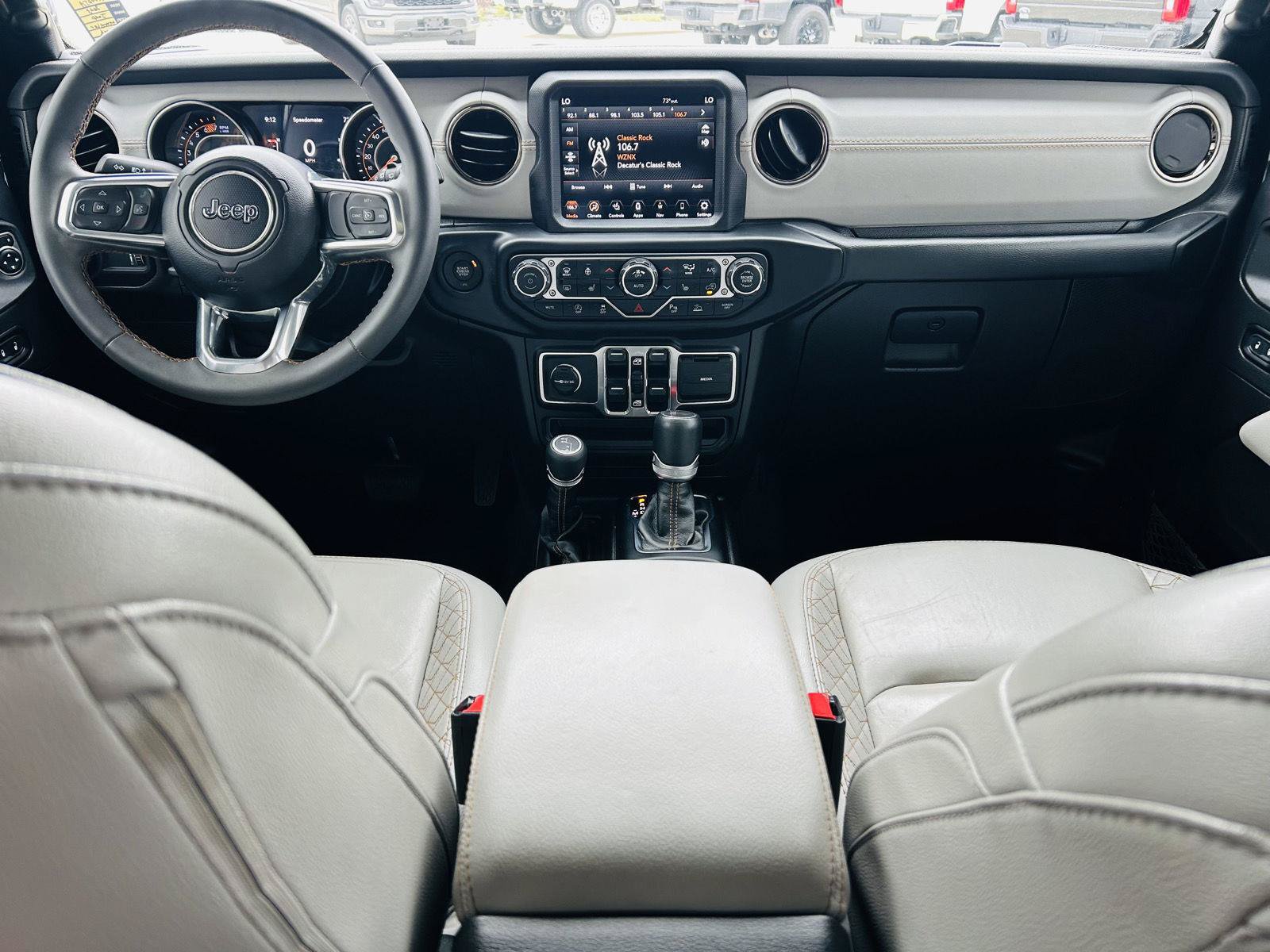 Used 2023 Jeep Wrangler Unlimited Sahara AWD/4WD image 23