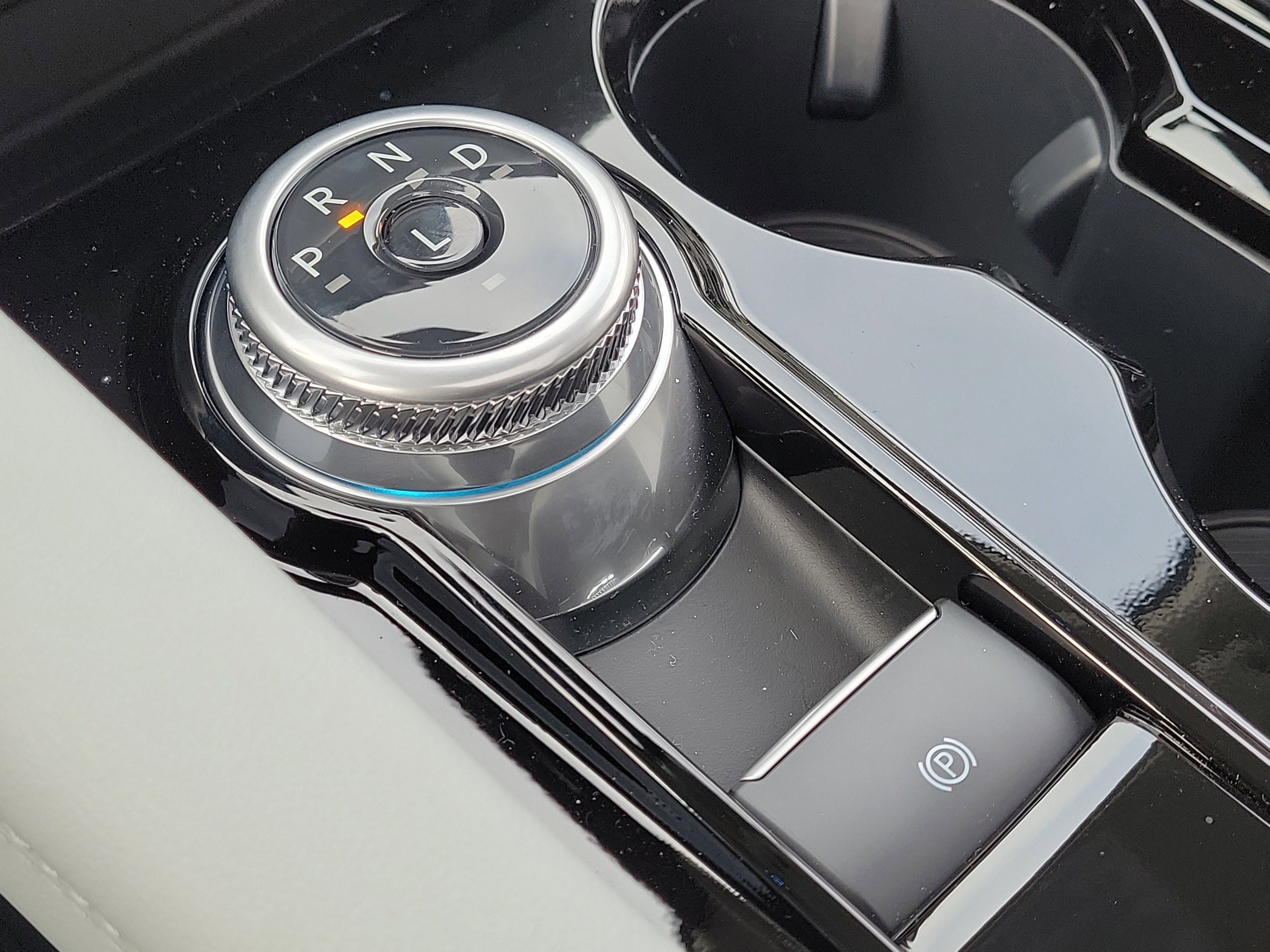 New 2026 Ford Explorer Platinum w/ LUX Leather Package image 34