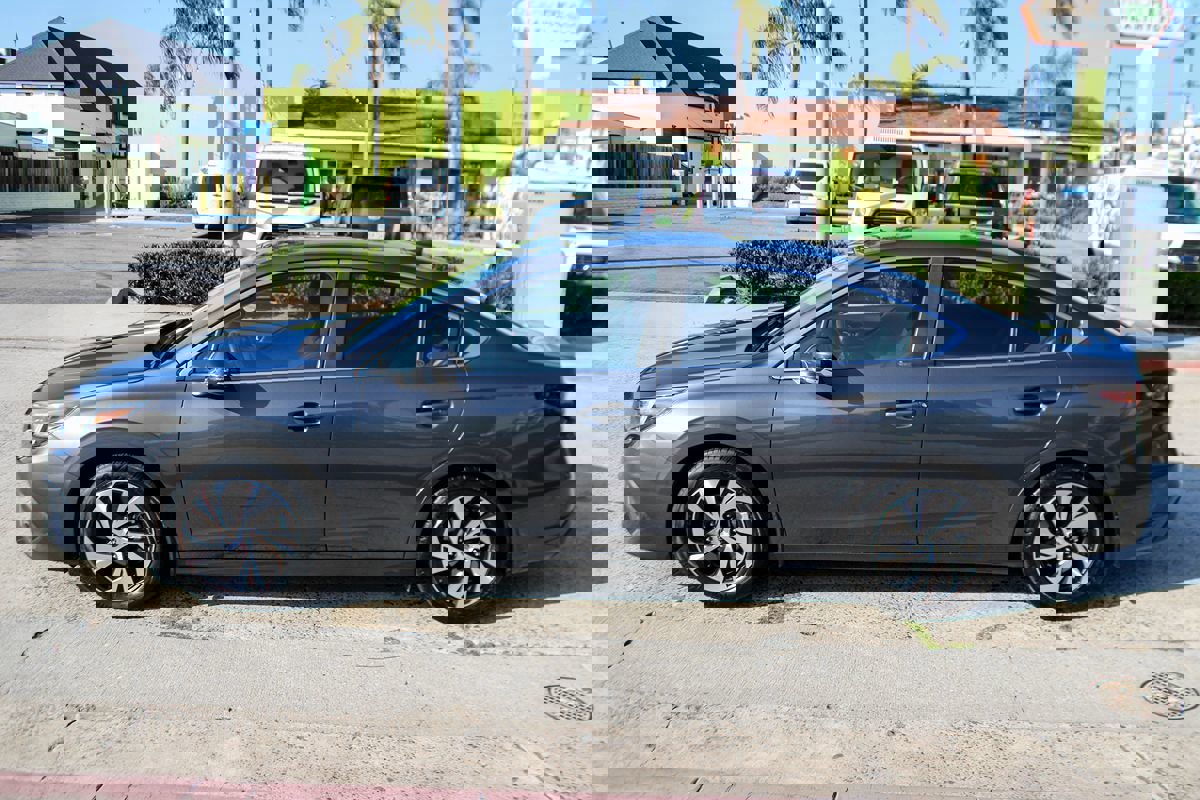 Used 2020 Subaru Legacy Premium image 2