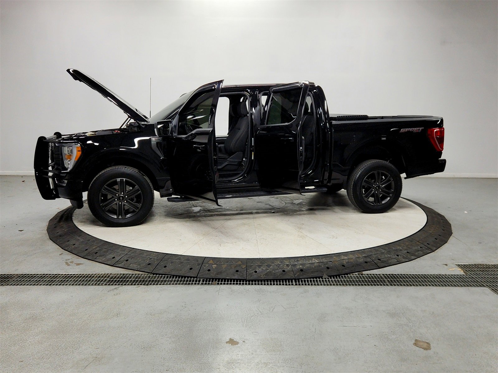 Used 2022 Ford F150 XLT w/ Equipment Group 302A High image 12