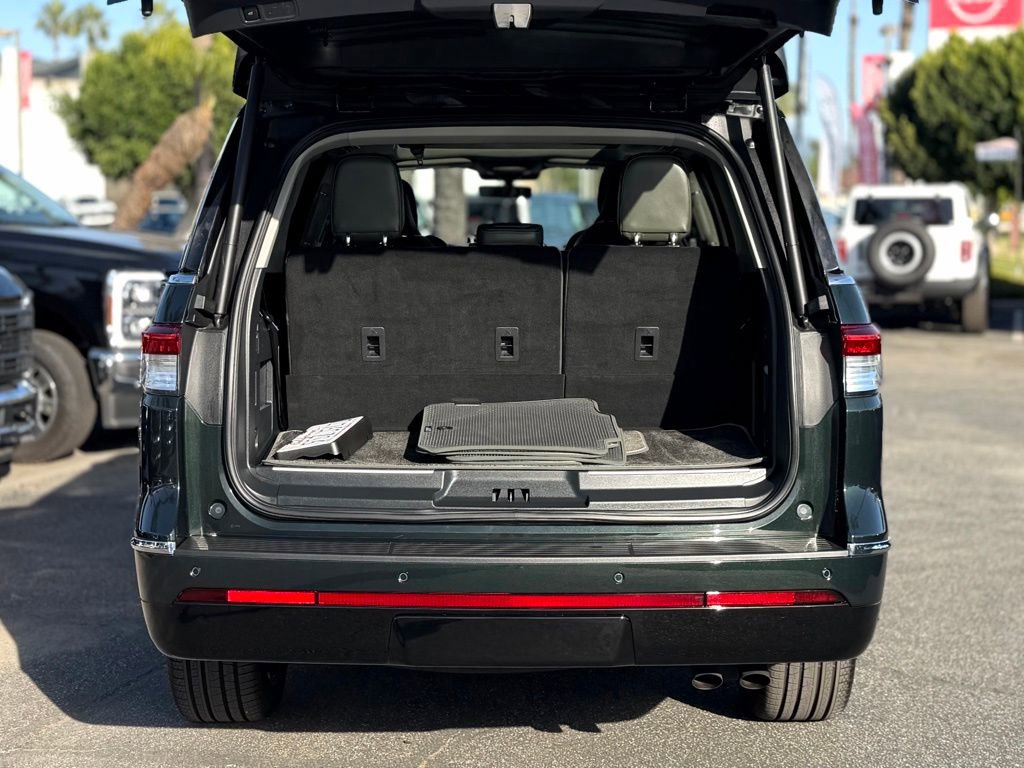 Used 2024 Lincoln Navigator Black Label image 10